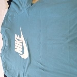 Nike T-shirt